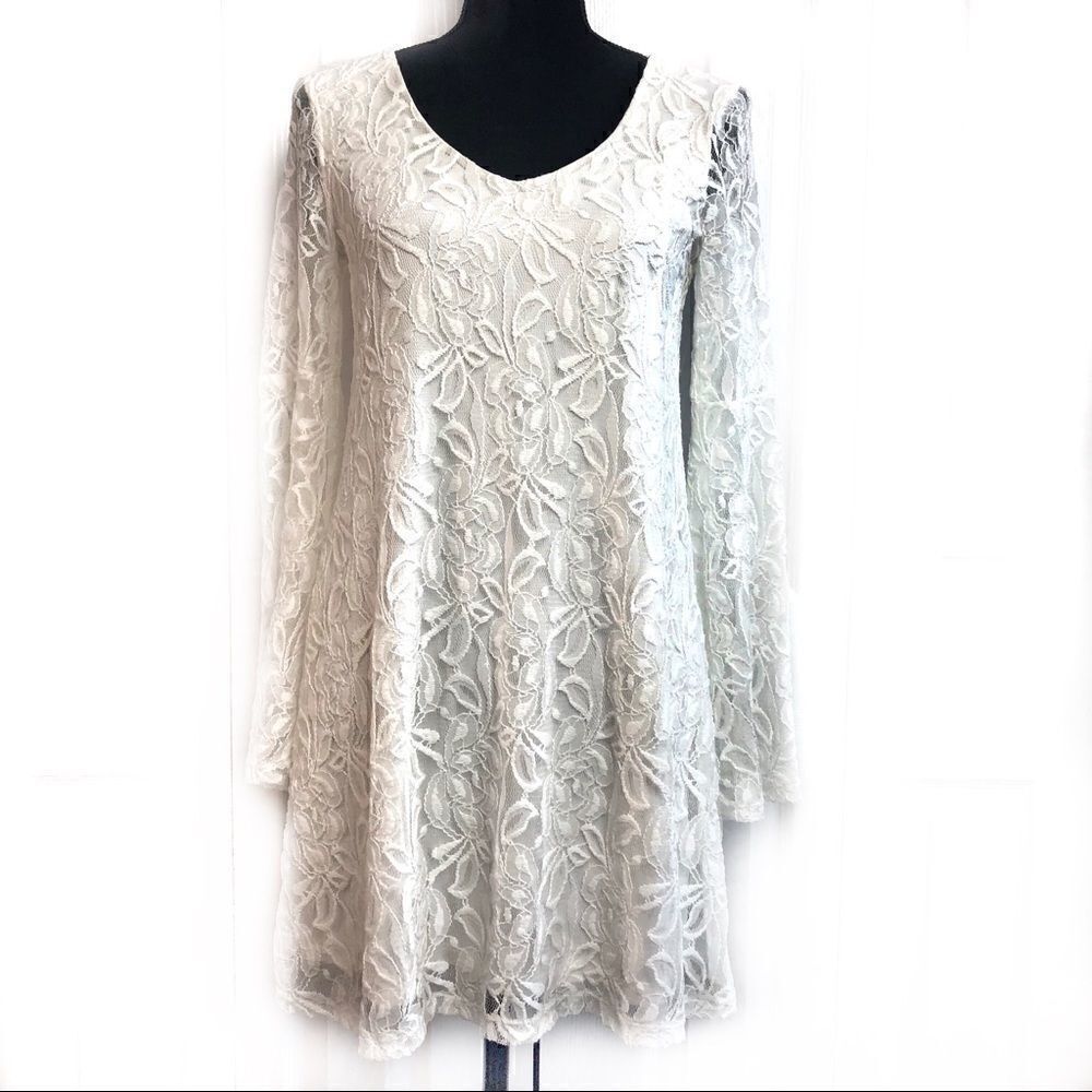 SocialiteβDressβMidiβWeddingΒ IvoryβLaceβOverlayβLaceβBellβSleevesβSmall